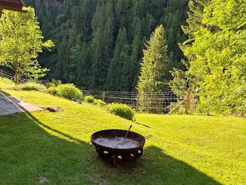 Außenanlage Ferienhaus-Waldenstein, Haus-Waldenstein, Urlaub im Lavanttal in Kärnten, Wandern, Radfahren, Skifahren, Winterurlaub, Badeseen, Restaurants, Sehenswürdigkeiten, Ausflugziele, Kärnten entdecken, Ruhe, Natur, Zeit füreinander haben, Urlaub mit Herz, ruhige Lage, komfortable Ausstattung für Familien, Paare und Hundebesitzer, Gäste aus Österreich, Gäste aus Deutschland, Gäste aus der Schweiz, Ferienhaus,  Annelies Stückler