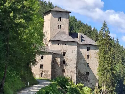 Ausflugsziele, Ferienhaus-Waldenstein, Haus-Waldenstein, Urlaub im Lavanttal in Kärnten, Wandern, Radfahren, Skifahren, Winterurlaub, Badeseen, Restaurants, Sehenswürdigkeiten, Ausflugziele, Kärnten entdecken, Ruhe, Natur, Zeit füreinander haben, Urlaub mit Herz, ruhige Lage, komfortable Ausstattung für Familien, Paare und Hundebesitzer, Gäste aus Österreich, Gäste aus Deutschland, Gäste aus der Schweiz, Ferienhaus,  Annelies Stückler